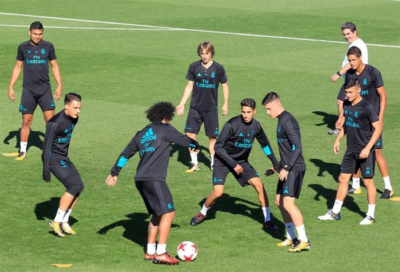 Carvajal ya hace bicicleta y Bale está "a punto de entrenar" con el grupo