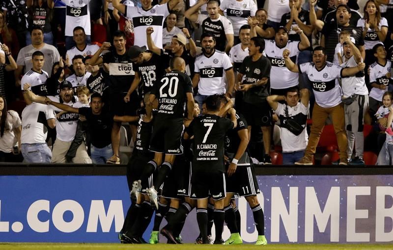Olimpia comparte con Cerro Porteño el liderato tras un empate con Sol de América