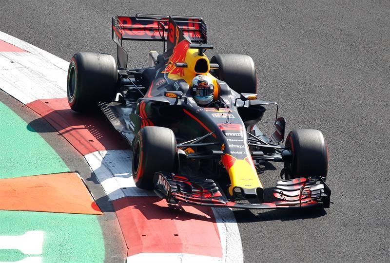 Hamilton detrás de Ricciardo en México; Alonso séptimo y 'Checo' octavo