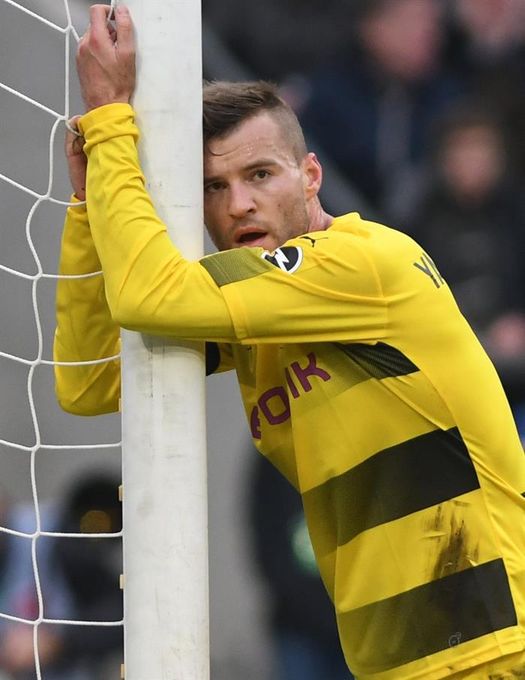 El Dortmund se estrella en Hannover y se despide del liderato