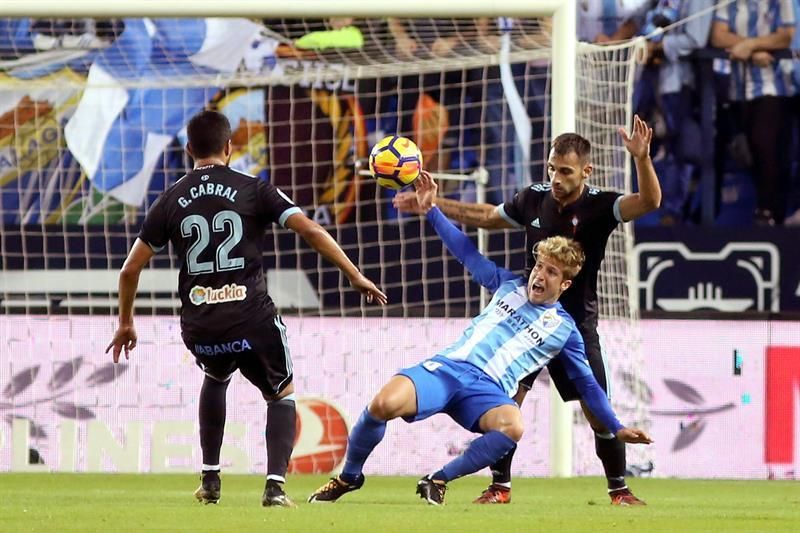 2-1. Adrián y Recio dan al Málaga su primera victoria y oxígeno a Michel