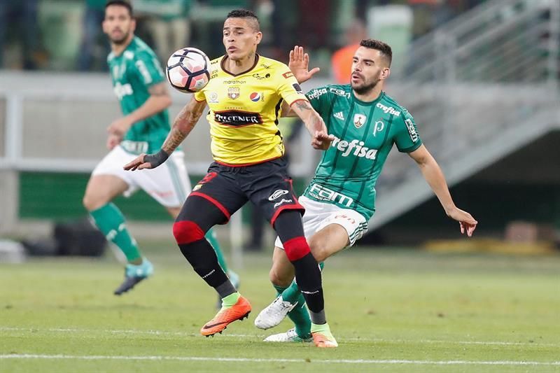 Barcelona tendrá a Álvez ante Gremio pero echará de menos a Aimar y Marques