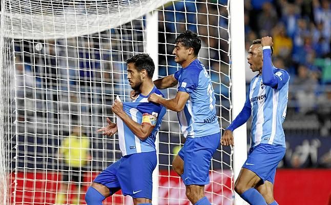 2-1: Adrián y Recio dan al Málaga primera victoria y oxígeno a Michel