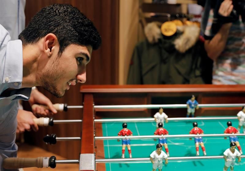 Guedes: "Me gustaría quedarme en Valencia, estoy muy feliz"