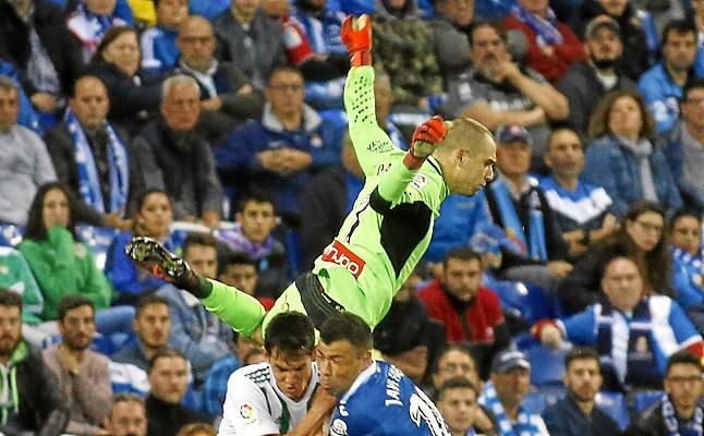 Con el Betis pendiente, el Espanyol trata de atar a Pau López