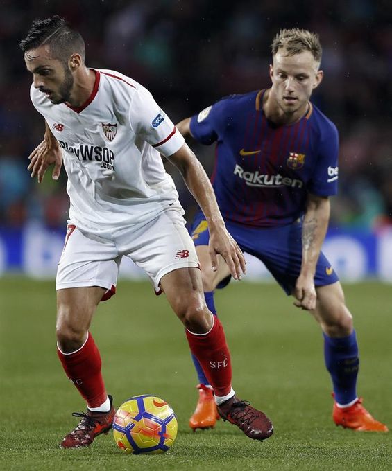 Un gol del Alcácer da ventaja al Barcelona tras el primer tiempo
