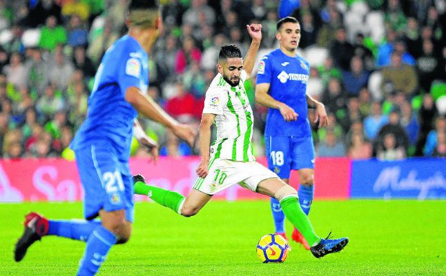 Primera pincelada de Boudebouz, el esperado artista