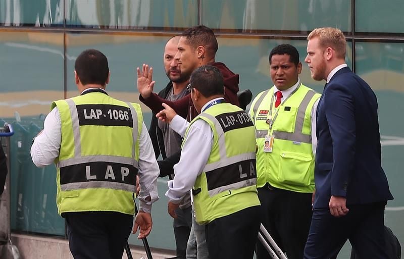 Peruanos reciben a Paolo Guerrero en Lima a grito de "el pueblo está contigo"