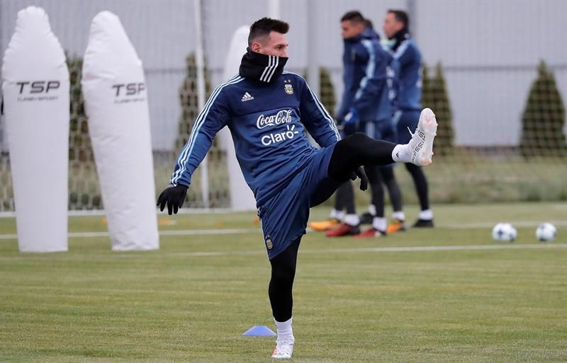 Messi y Argentina completan el primer entrenamiento antes de enfrentarse a Rusia