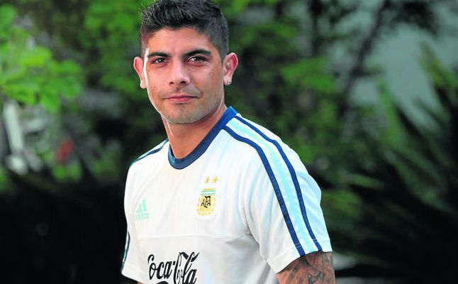 Sampaoli ensaya con Banega como suplente