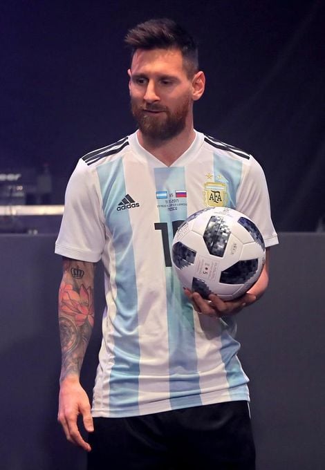 Presentado por Messi 'Telstar 18', el balón oficial del - Estadio Deportivo