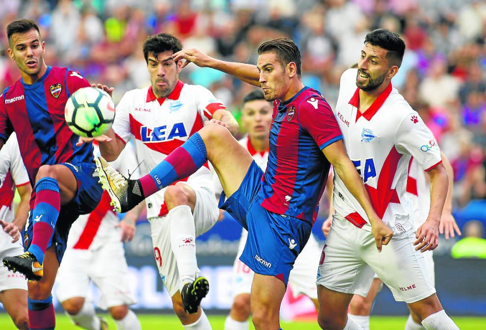 Álex Alegría se rompe el ligamento cruzado y es baja hasta el final de la temporada