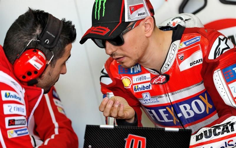 Lorenzo señala que "las dos Honda están un poquito mejor que las Ducati"