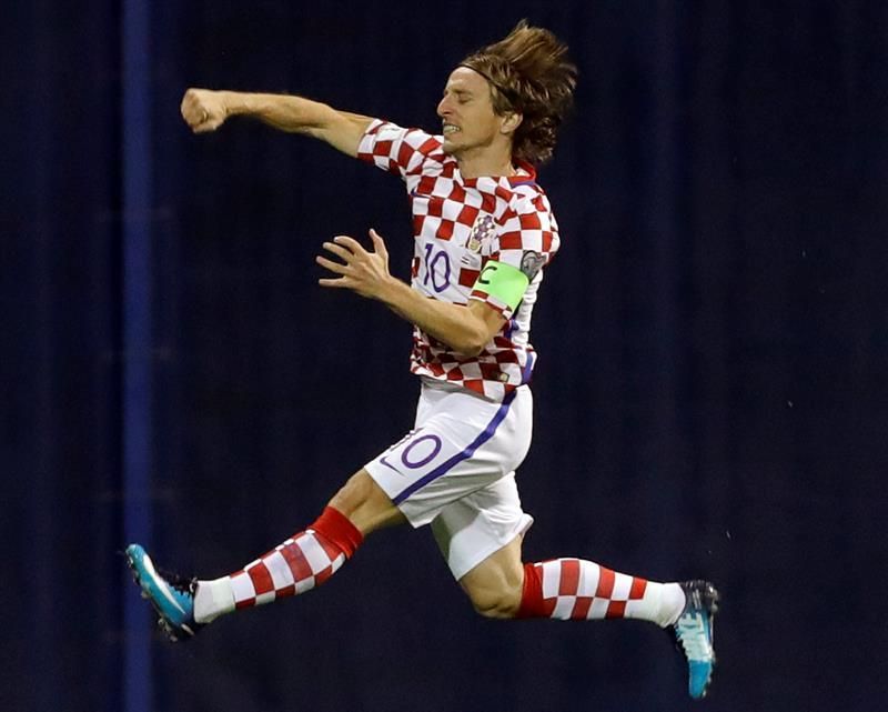 Modric y Rakitic advierten contra la euforia tras la victoria ante Grecia