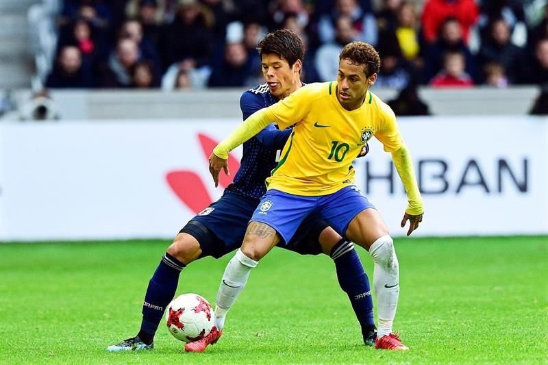 Neymar dice que Brasil "tiene que mejorar más en busca del sueño del Mundial"