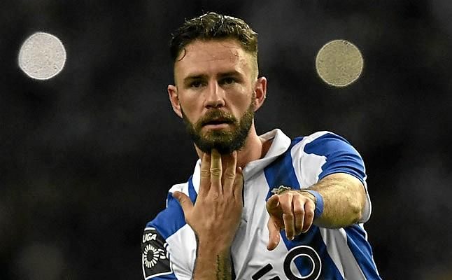 Layún sigue dolido: "El Sevilla ofertó, pero el Porto no me dejó salir"