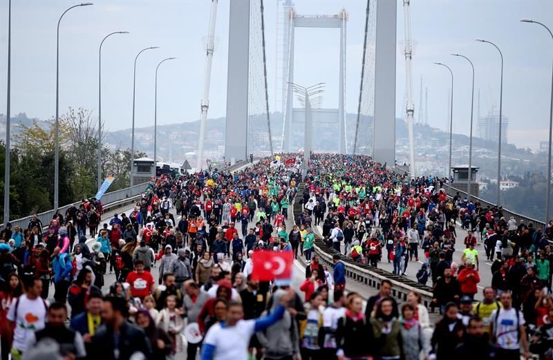 El francés Kiprotich y la keniana Chepngetich gana el maratón de Estambul