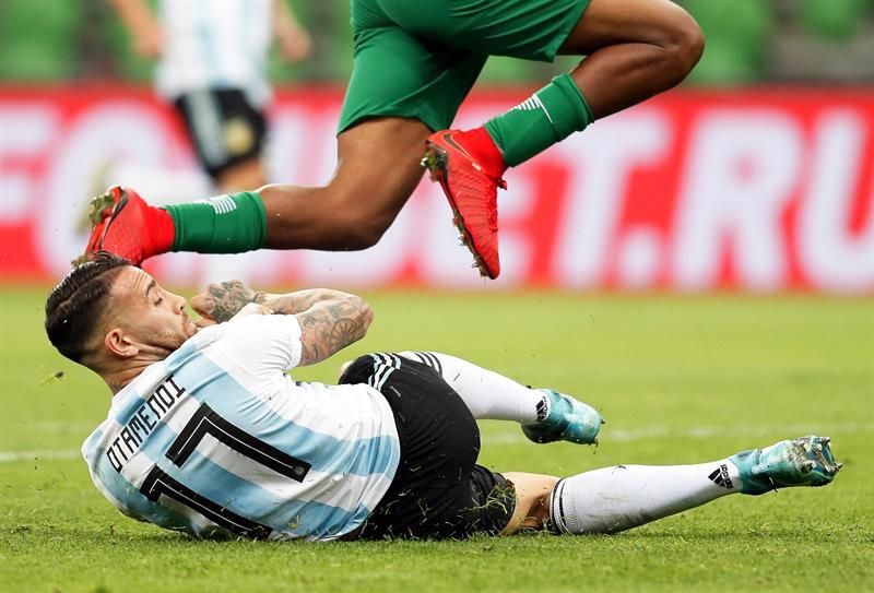 2-4. Argentina extraña a Messi y sufre un duro golpe ante Nigeria
