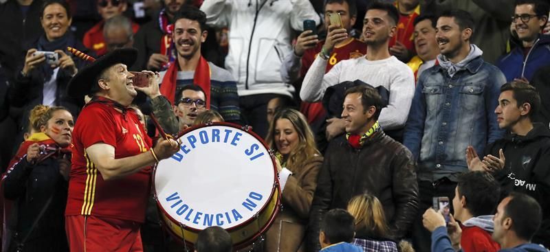 Manolo el del Bombo animará en manga corta en su primera visita a la fría Rusia