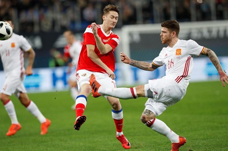 España baja el nivel en Rusia y Nigeria sonroja a Argentina