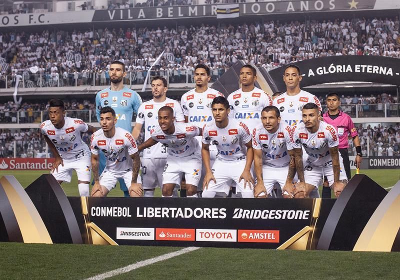 El Santos pierde y allana el camino del Corinthians en la lucha por el título