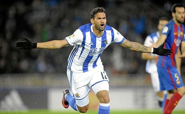 Willian José, dispuesto a jugar con España