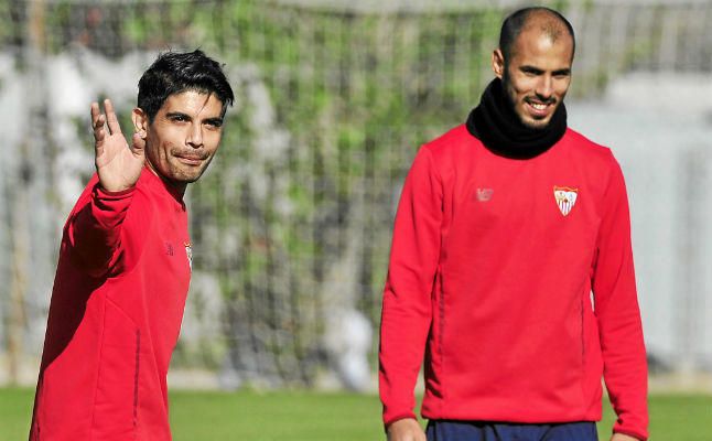 Banega y Nzonzi ya se ejercitan con el grupo y Kjaer, en solitario