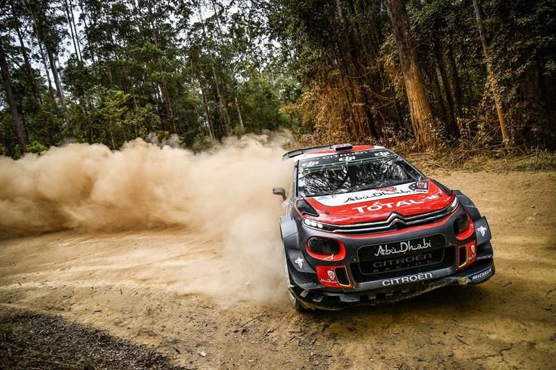 Andreas Mikkelsen, líder destacado en el Rally de Australia