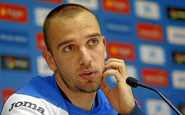 Pau López, o renueva en un mes... o a la grada