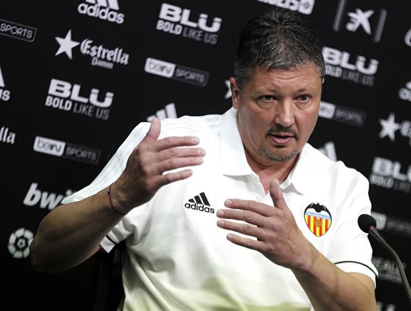 Penev deja de entrenar al Mestalla y opta a presidir la federación búlgara