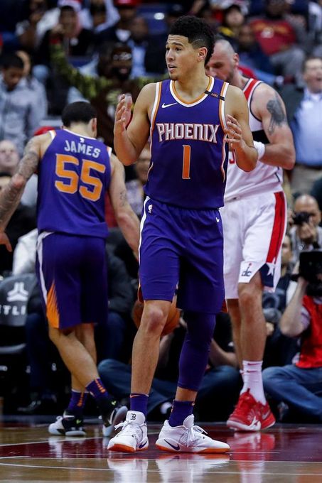 113-122. Booker y los Suns recuperan la forma y vencen a los Lakers
