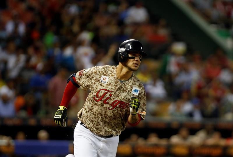 Leones barren a Tigres y se afianzan en la cima de la LVBP