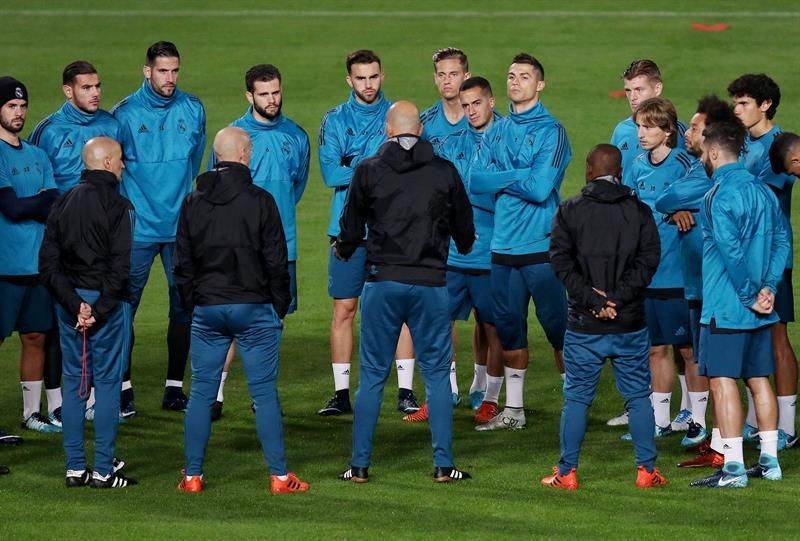 Suave sesión del Real Madrid en el GSP Stadium con los 20 convocados