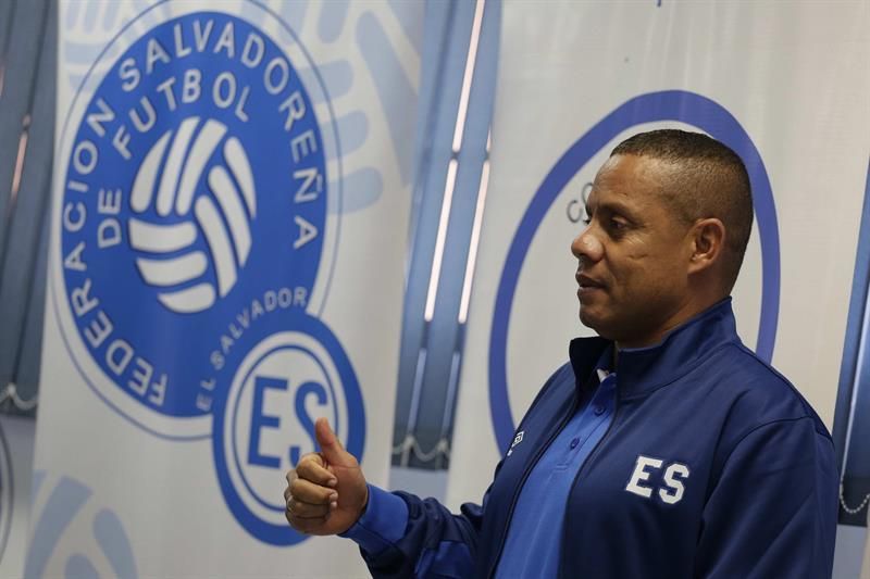 Técnico sub'17 salvadoreño pide a la Federación y a los clubes más apoyo a las selecciones