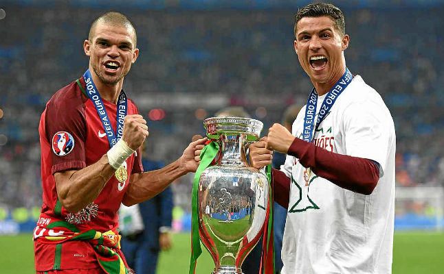 Pepe a Cristiano: 'Come to Besiktas'