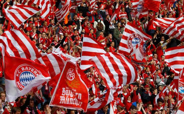 Los hinchas del Bayern lanzan billetes de 500€ en señal de protesta