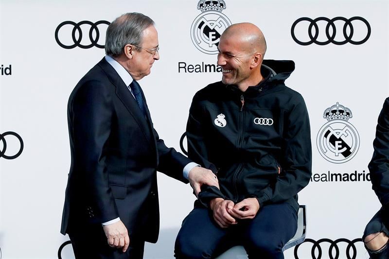 Los jugadores del Real Madrid reciben sus nuevos coches Audi