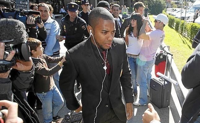 Sentencian a Robinho a nueve años de prisión por una agresión sexual
