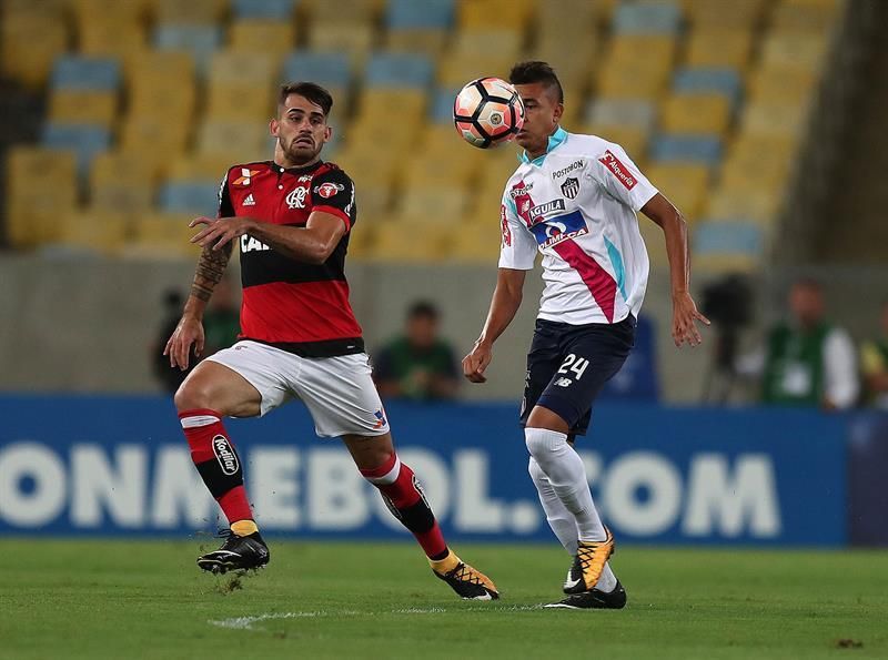 2-1. Con goles de Juan y Vizeu, Flamengo salva los muebles ante Junior