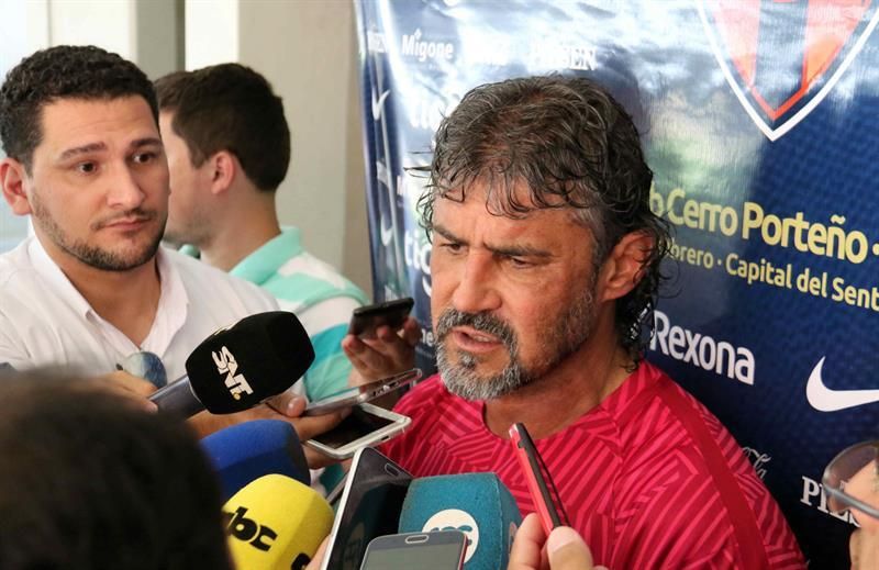 El líder Cerro Porteño del colombiano Álvarez se juega una final con Luqueño