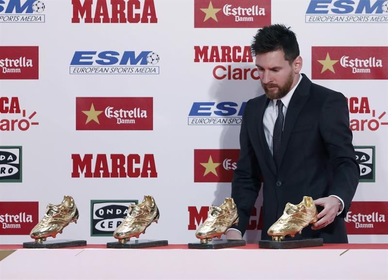 Messi no habla de su renovación en la entrega de la Bota de Oro
