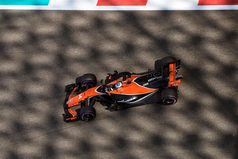 Alonso sufre un accidente, pero puede retomar los test de neumáticos
