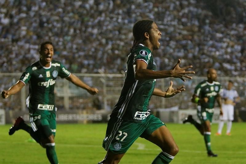 El Palmeiras sube a la segunda plaza del Brasileirao y complica al Botafogo