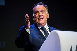 Tebas: "LaLiga estudia jugar fuera de España 'uno o dos' partidos oficiales"