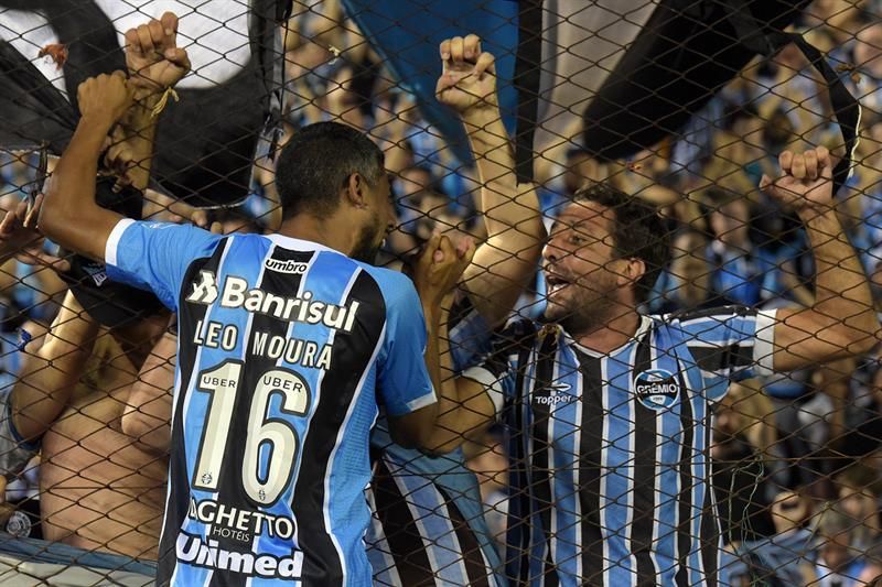 Porto Alegre se rinde a los pies del "tricampeón de América", el Gremio