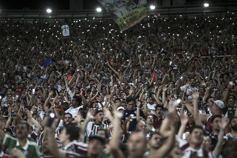El presidente del Fluminense dice a Policía que cedió entradas a las barras bravas