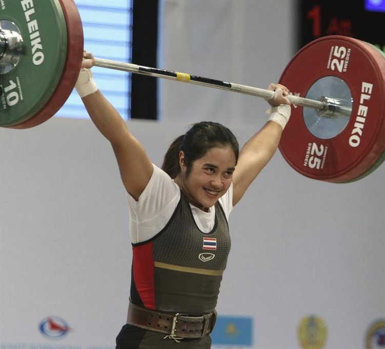 La tailandesa Sopita Tanasan logra tres oros en la categoría de los 53 kilos del Campeonato del Mundo de Halterofilia
