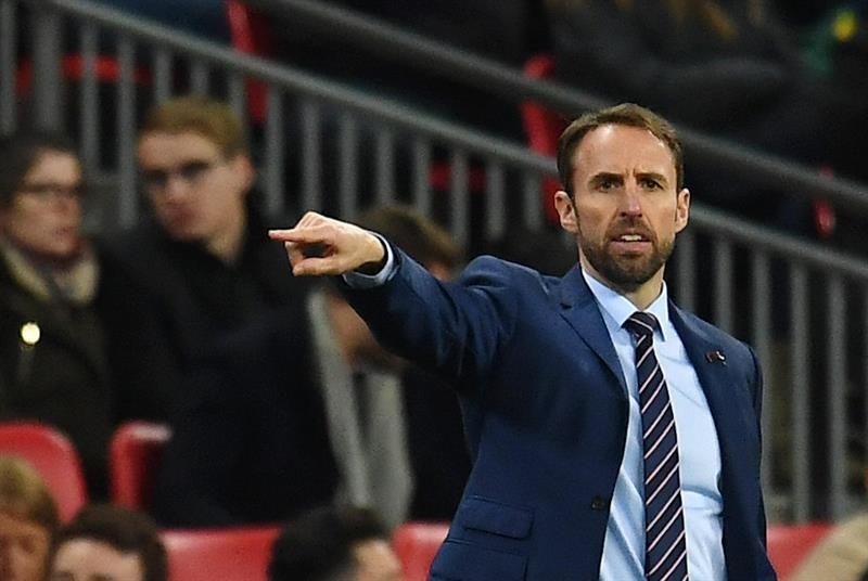 Southgate seguirá como entrenador incluso si Inglaterra fracasa en Rusia 2018