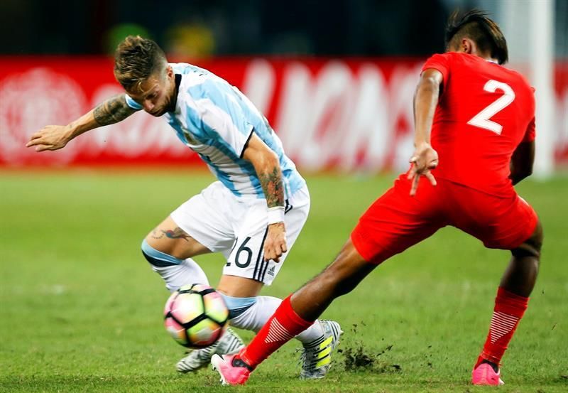 Papu Gómez dice que Aimar y Riquelme fueron sus ídolos y Simeone su maestro