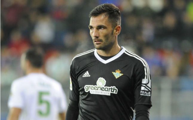 Adán alcanza los 150 partidos con el Betis